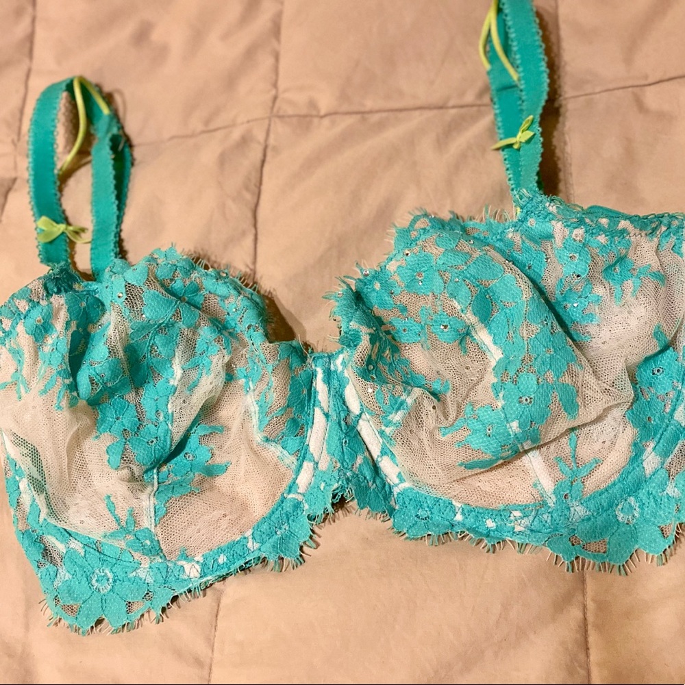 Victoria’s Secret 34DDD Dream Angels Bra